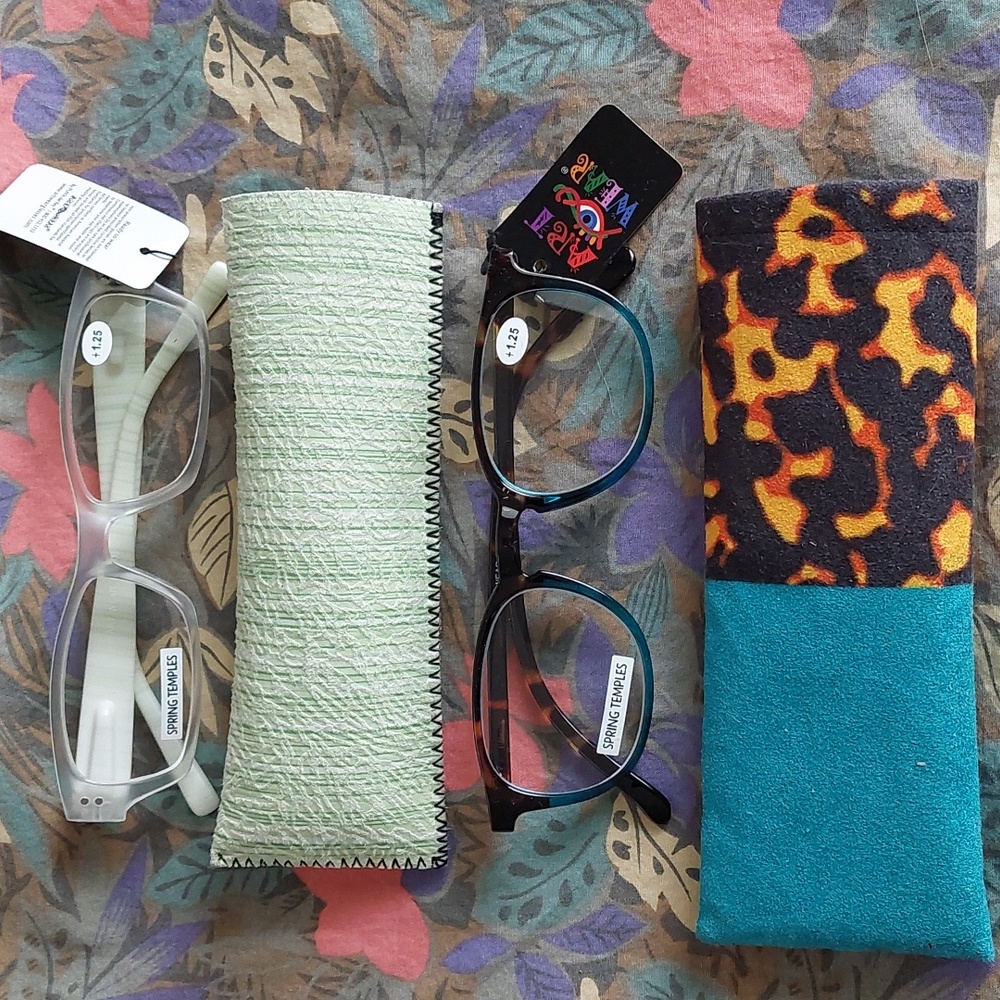 NWT reading glasses and cases, 1.25 magnification, 2 pairs, Artwear